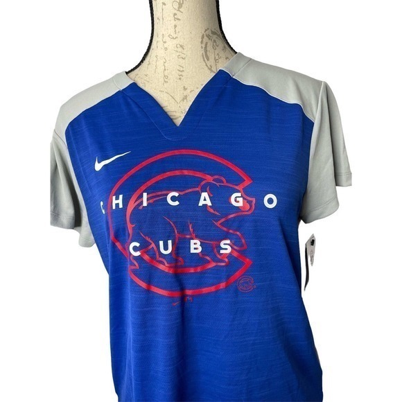 NWT MLB Chicago‎ Cubs Nike Dri-FIT Stack Logo T-shirt Women's Small Blue/Tan - Picture 2 of 6